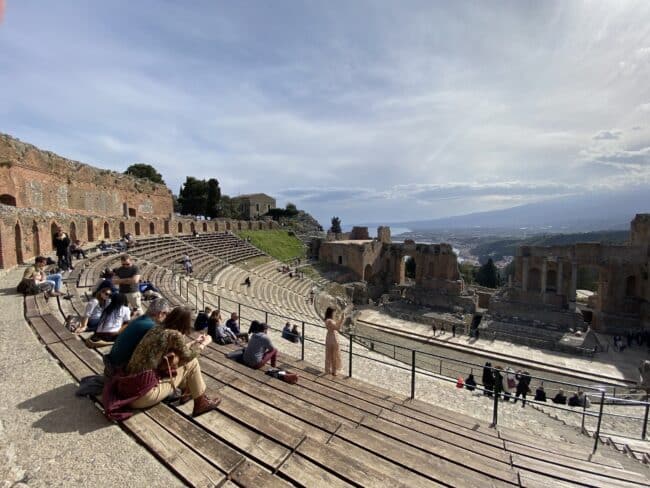 Boom di visitatori in Sicilia, superati i numeri precedenti al Covid: “È un bellissimo segnale di ritorno alla vita”