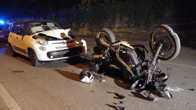 Gravissimo incidente in via Risorgimento, centauro in prognosi riservata