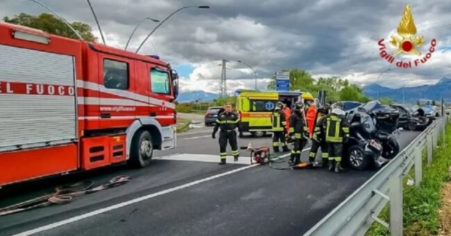 Terribile incidente sulla Statale 106 ionica, muoiono i siciliani Giacomo Belfiore e Claudia Ferrari