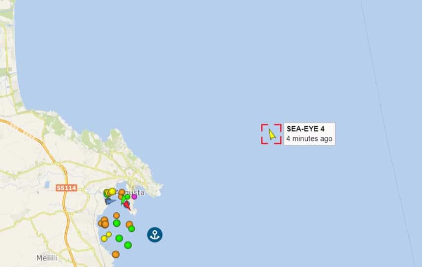 Migranti, la Sea Eye 4 “vede” Augusta. Pronto lo sbarco in Sicilia dopo il “no” di Malta