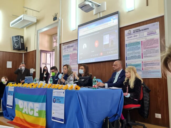 Libertà di espressione e diritto di informazione all’Istituto “De Felice-Olivetti” di Catania