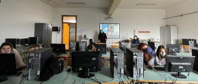 Staring at the stars: pomeriggi da astronomi all’Istituto “Gemmellaro” di Catania