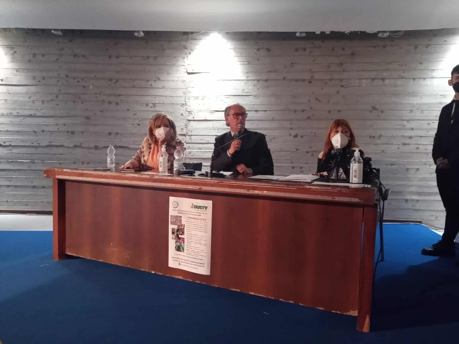 La “settimana etica Dusty” per il “De Felice Olivetti” di Catania – FOTO e VIDEO