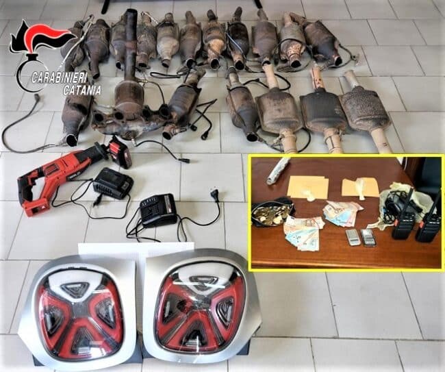 Possesso di droga e furto di catalizzatori auto nel quartiere Librino: una denuncia e un arresto