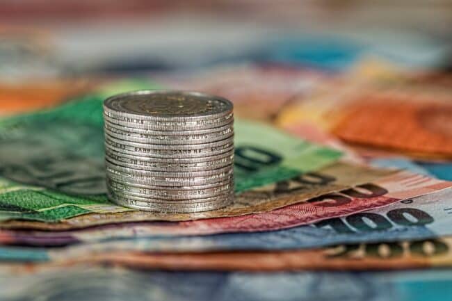 Mercato azionario: ecco i titoli più interessanti del momento secondo gli analisti