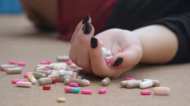Litiga con la madre e tenta il suicidio, paura a Catania: 16enne salvata in piena notte