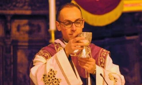 Arrestato prete a Enna, la Diocesi offrì soldi in cambio del silenzio della giovane vittima