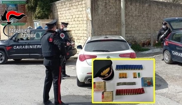 Vasto servizio di controllo nel Catanese: denunce per droga e munizionamento detenuto illecitamente