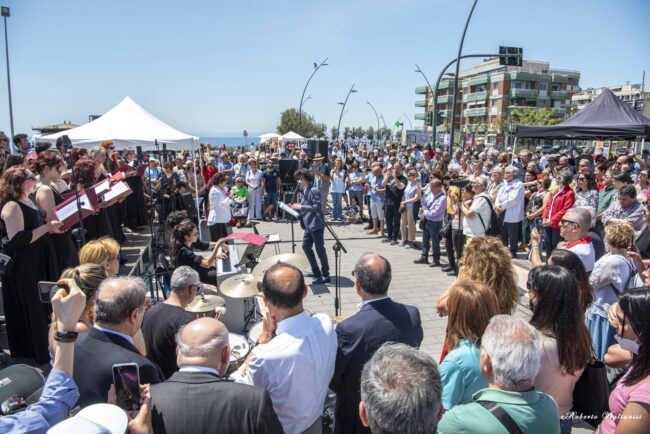 Lungomare Fest, una targa commemorativa e l’intitolazione di piazza Nettuno per Franco Battiato
