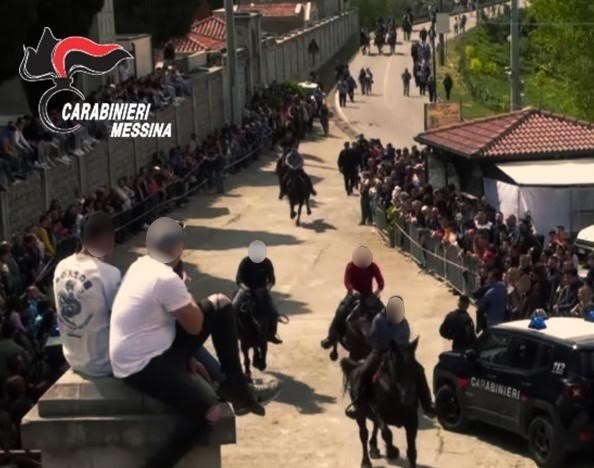La festa “dei tre Santi” si trasforma in una corsa clandestina: 17 denunce e un cavallo morto