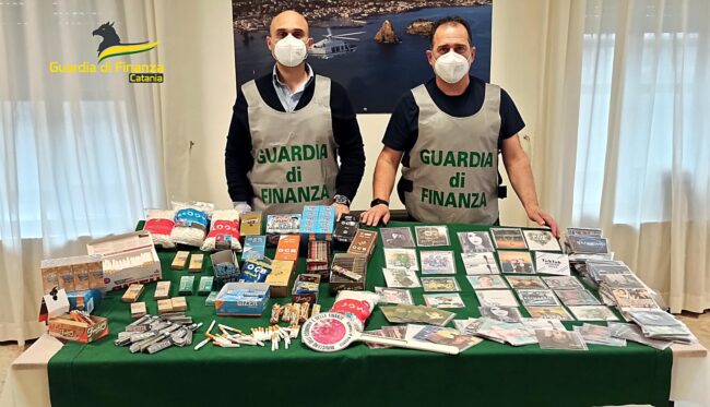 Catania, sequestrati oltre 600mila articoli tra CD e DVD contraffatti: denunciato un responsabile
