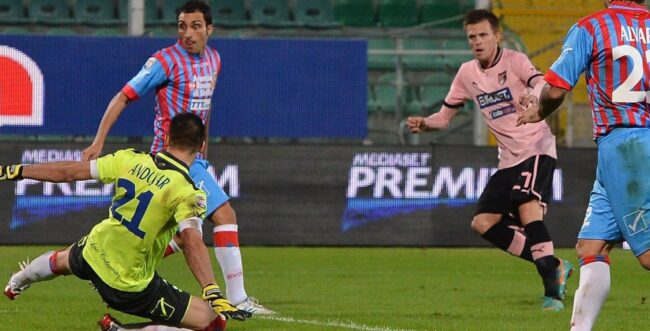 Calcio siciliano, destini paralleli tra Catania e Palermo: la situazione e la storia degli accadimenti