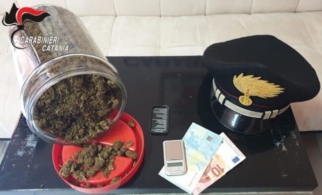 Belpasso, la droga in casa pronta per lo spaccio: arrestato un 29enne