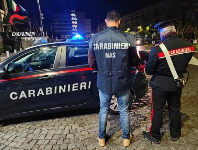 Catania, alimenti scaduti e rivenduti con nuove etichette: il blitz del Nas tra Acireale e Misterbianco