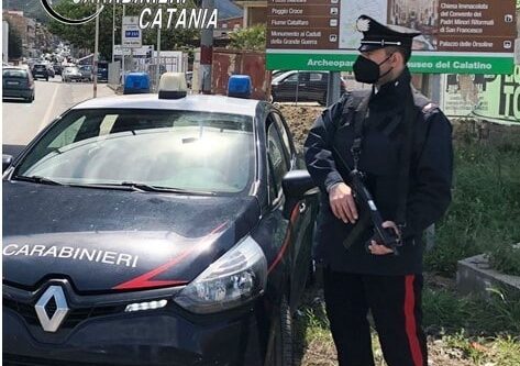 Fermato 31enne nel Catanese per evasione e reati precedenti: risottoposto ai domiciliari