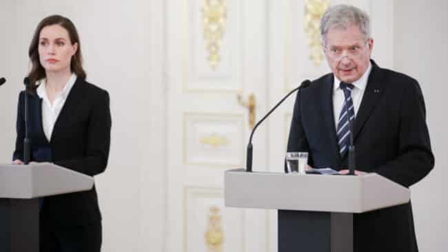 Guerra Ucraina, la Finlandia chiede ufficialmente adesione alla Nato: “Giorno storico”