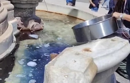 Giro d’Italia, la fontana del Liotru trasformata in “lavandino”: il VIDEO che indigna i catanesi