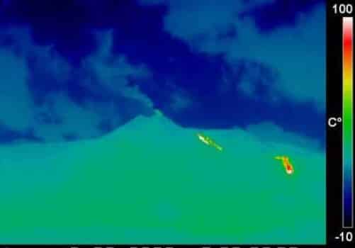 Continua l’eruzione dell’Etna: cenere vulcanica e colata dal cratere di Sud-Est