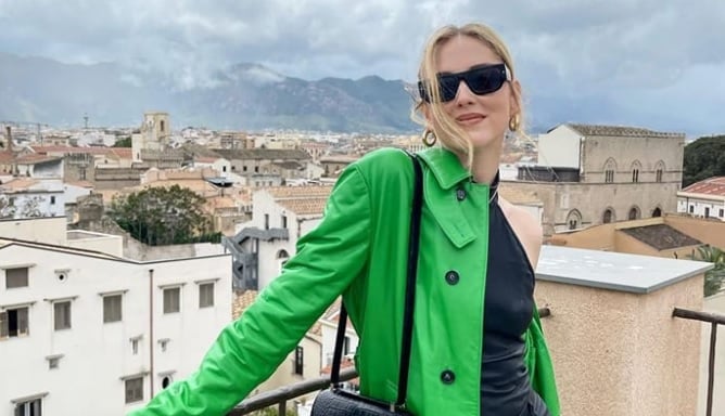 Chiara Ferragni arriva a Palermo, il maltempo non intimidisce i fans: infinite ore di attesa sotto la pioggia