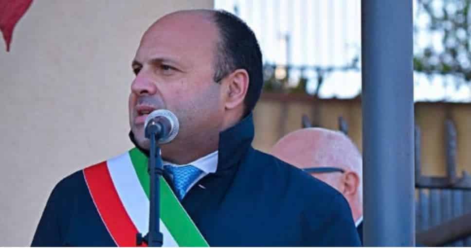 Trabia, si dimette il sindaco Ortolano: “Sono stato indagato, ma rispetto i miei cittadini”
