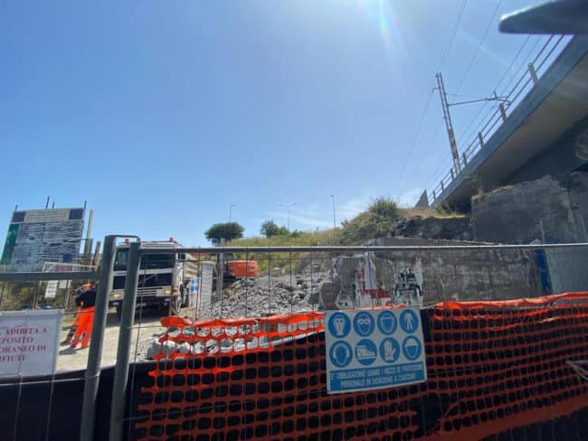 Ognina, in corso i lavori nella circonvallazione per aprire al traffico veicolare le corsie del Rotolo