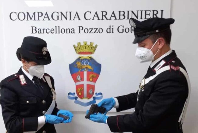 Deteneva arma clandestina in casa, arrestato un 43enne
