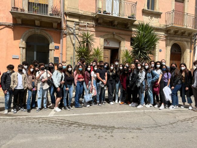 “Liberi di scegliere”, il Liceo Spedalieri presente al Galà della cultura e della legalità di Caltagirone
