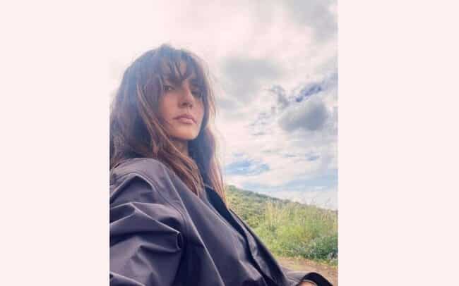 Ambra Angiolini innamorata dello Stromboli, il selfie che fa impazzire il web: “Che meraviglia!”