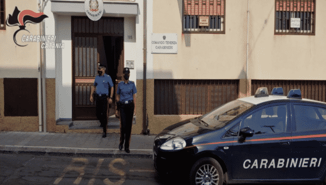 Paghi uno e prendi quattro, così madre e figlia con “mano lesta” rubavano in un negozio di Misterbianco