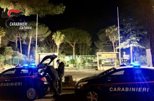 “Movida” notturna nel mirino, controlli alla villa Comunale e nelle piazze del centro: denunce e sanzioni