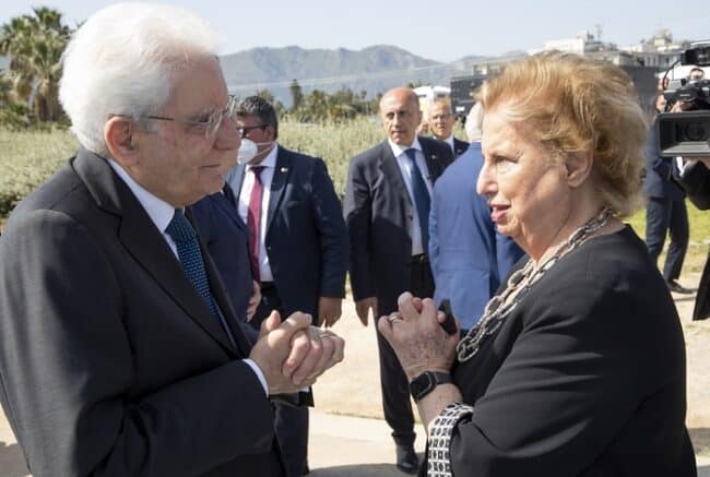 I trent’anni dalla strage di Capaci, il discorso di Mattarella: “L’Italia ha saputo reagire” – AGGIORNAMENTI LIVE