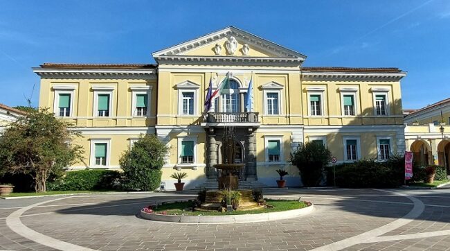 Vaiolo delle scimmie, salgono a tre i casi in Italia: Regioni allertate, tutto quello che sappiamo
