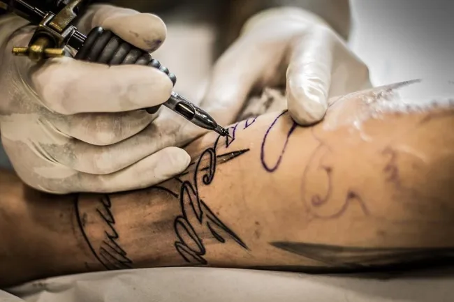 Il tatuaggio tra curiosità e storia. Come scegliere a chi affidare la propria pelle