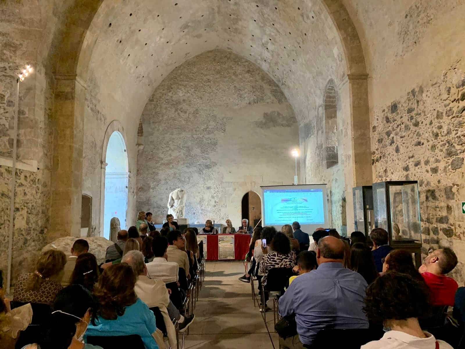 L’Educazione Civica è nata a Catania: una targa ricordo al Castello Ursino