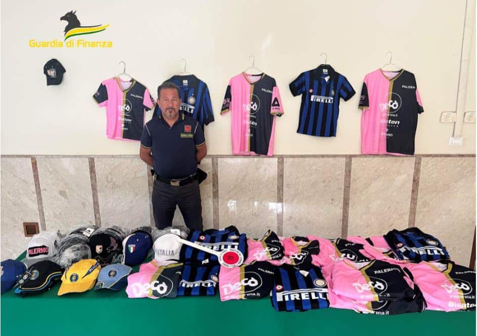 Palermo, sequestrati oltre 470 capi di abbigliamento di note squadre di calcio – VIDEO