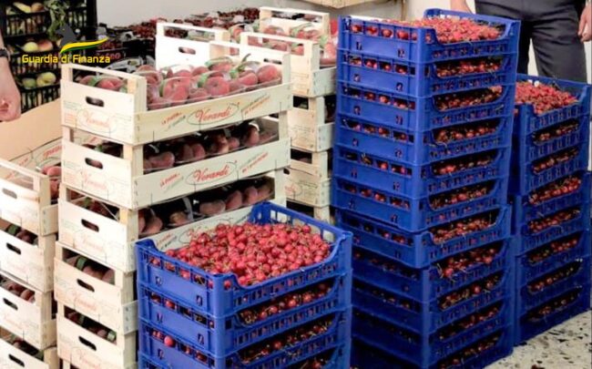 Caltanissetta, sequestrati oltre 850 chili di prodotti ortofrutticoli commercializzati abusivamente