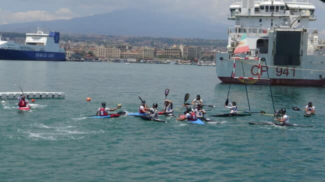 La serie A maschile e femminile di Canoa polo regala spettacolo al Porto di Catania