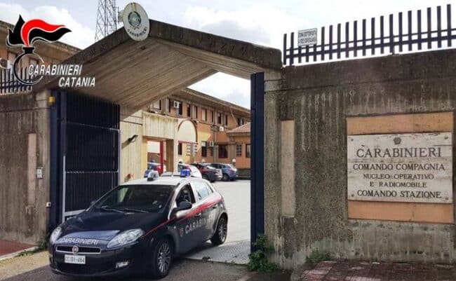 Va in caserma per ritirare una notifica ma si presenta con un’auto rubata: arrestato 49enne nel Catanese