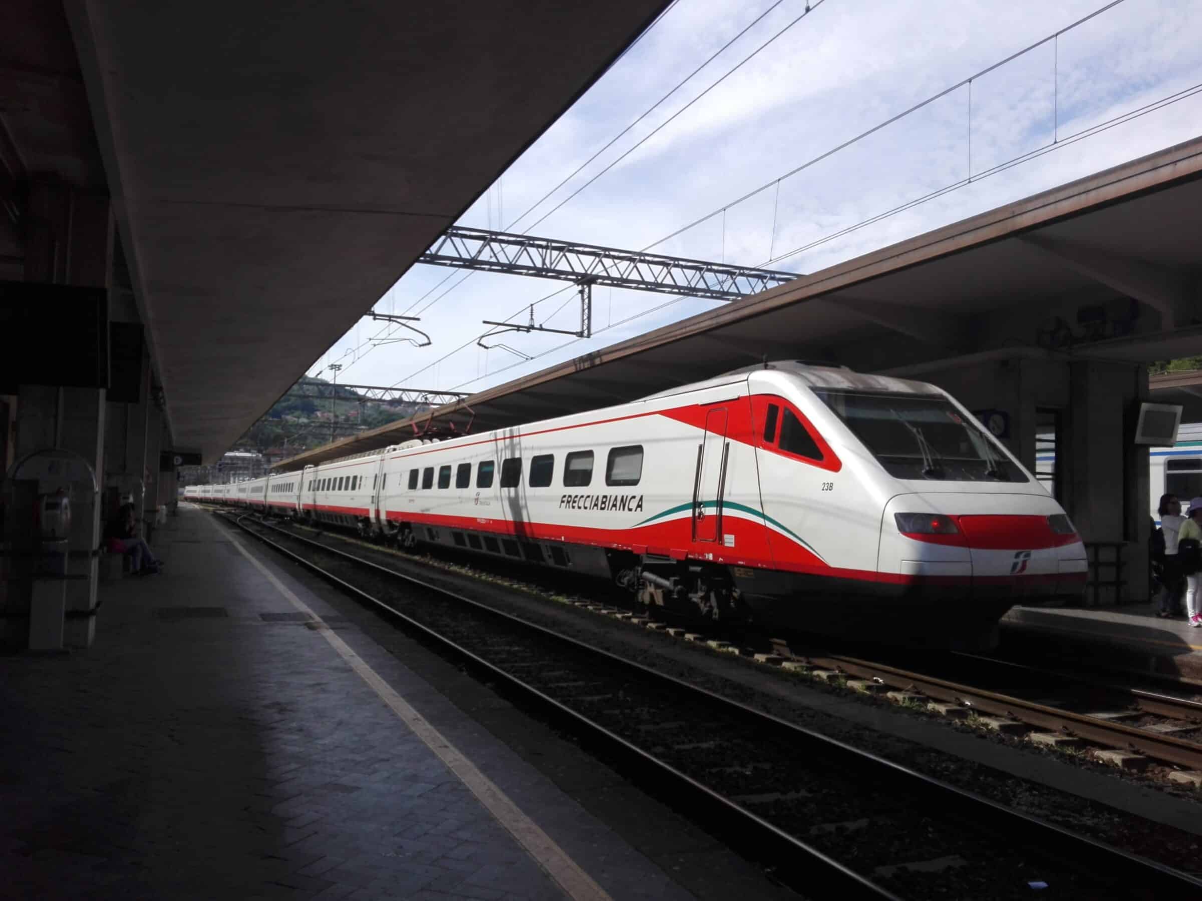 Stop ai treni tra Palermo e Catania, iniziano i lavori per i raddoppi ferroviari: flop Frecciabianca