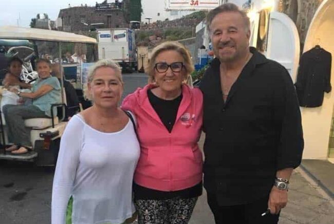 Vip in Sicilia, a Panarea c’è Christian De Sica