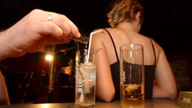 Droghe in Italia: in 10 anni quasi dimezzato il numero di diagnosi di HIV, di AIDS e IST