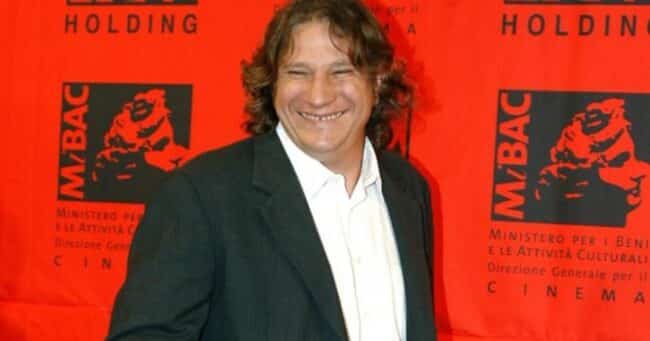 Addio a “Er patata”, l’attore romano Roberto Brunetti trovato morto in casa a soli 55 anni