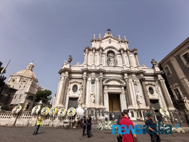 Funerali Elena del Pozzo, bandiere a mezz’asta a Palazzo degli Elefanti