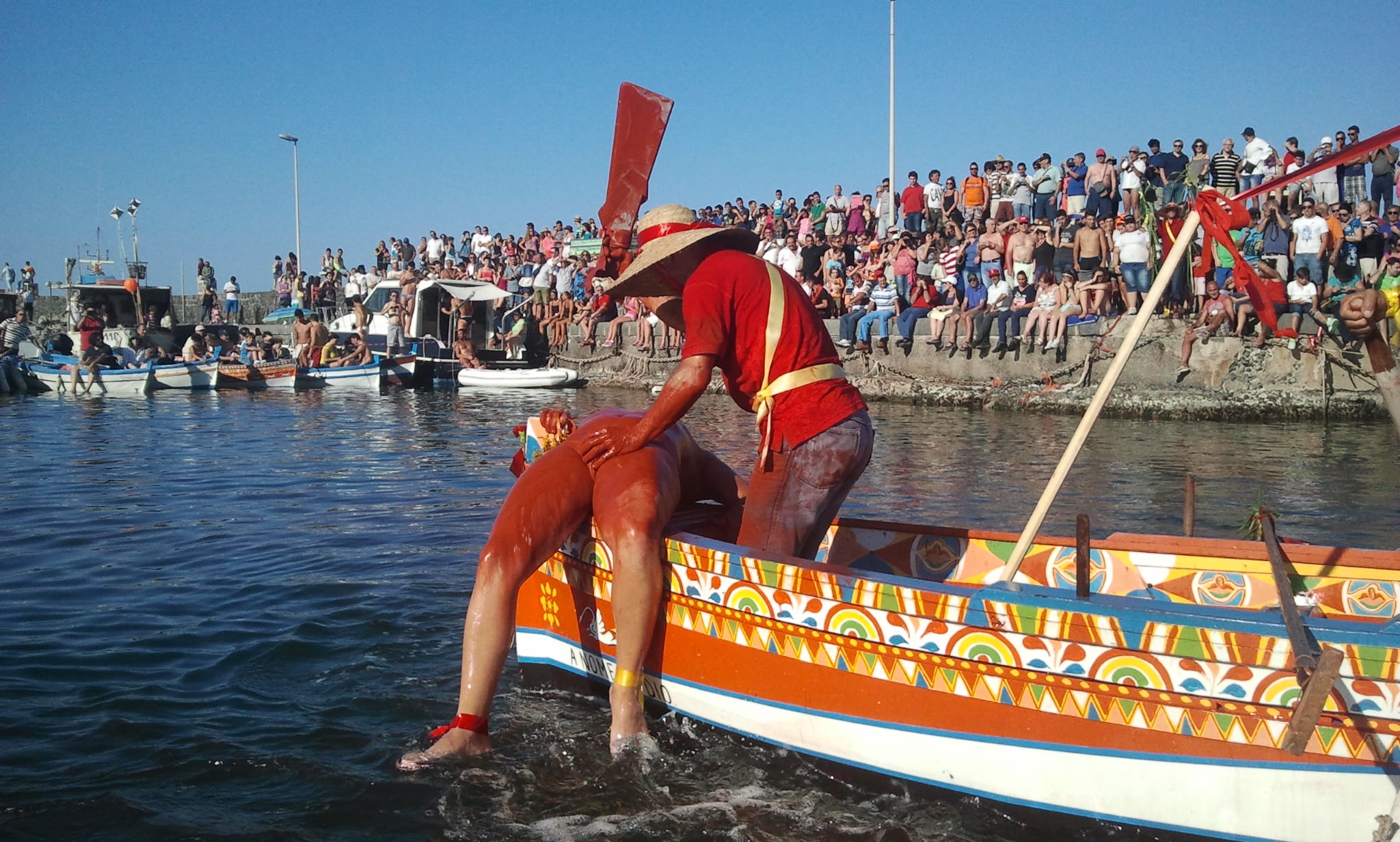 Acitrezza si prepara alla festa del patrono San Giovanni Battista, ritorna anche “U pisci a mari”