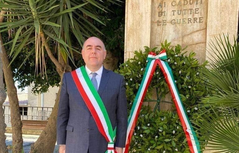 Schizzano i contagi Covid in Sicilia, positivo anche il sindaco Alfonso Provvidenza