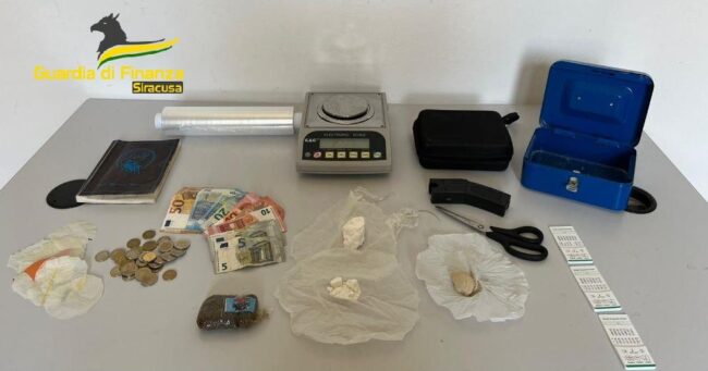 Spaccio di stupefacenti alle case popolari, arrestato un pusher