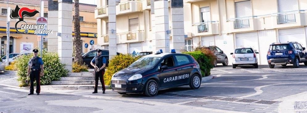 Giovane ai domiciliari va a spasso per il centro storico: beccato dai carabinieri e arrestto