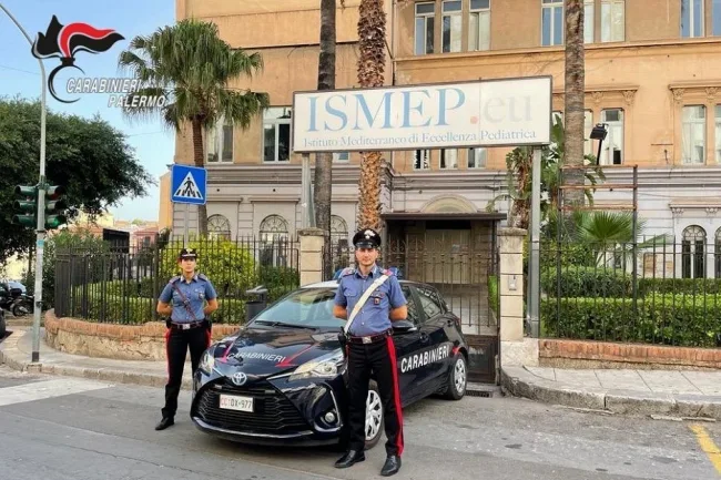 Carabinieri aiutano una mamma a salvare un bambino di nove mesi che stava per soffocare