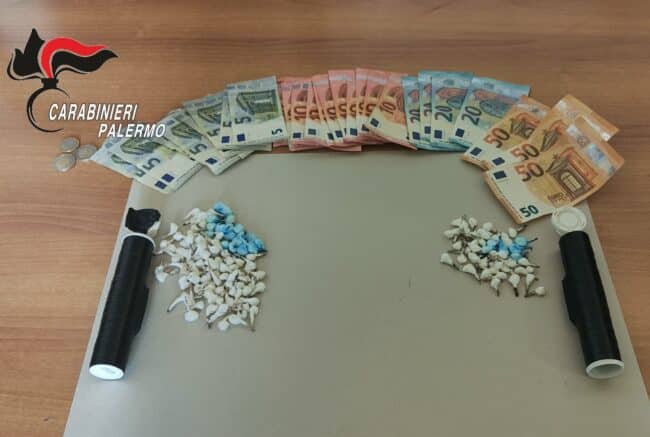 Crack, cocaina e contanti addosso: arrestato uno spacciatore a Brancaccio