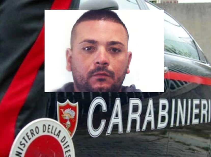 Mafia, arrestato il latitante Di Michele: era affacciato al balcone di casa